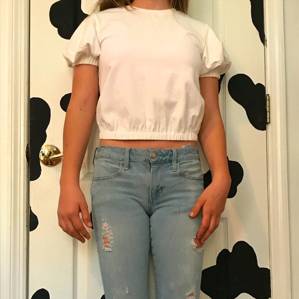 White puffed sleeve shirt